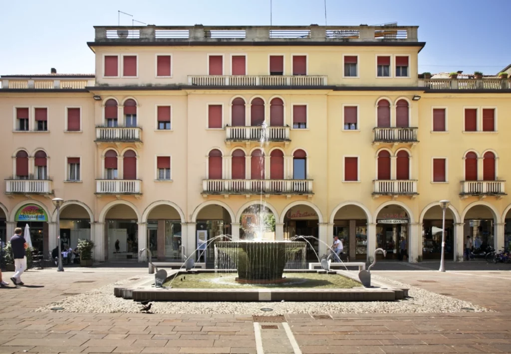 Piazza dei Caduti em Mogliano Veneto