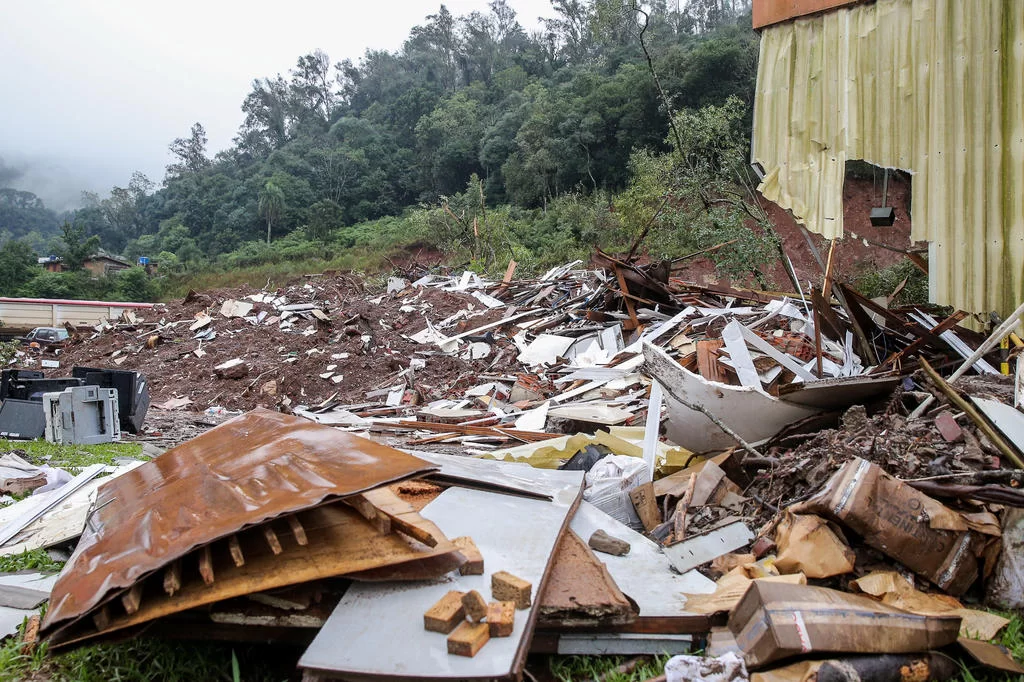 Cartório Galópolis foi destruído por um deslizamento | Foto: Neimar De Cesero / Agencia RBS 
