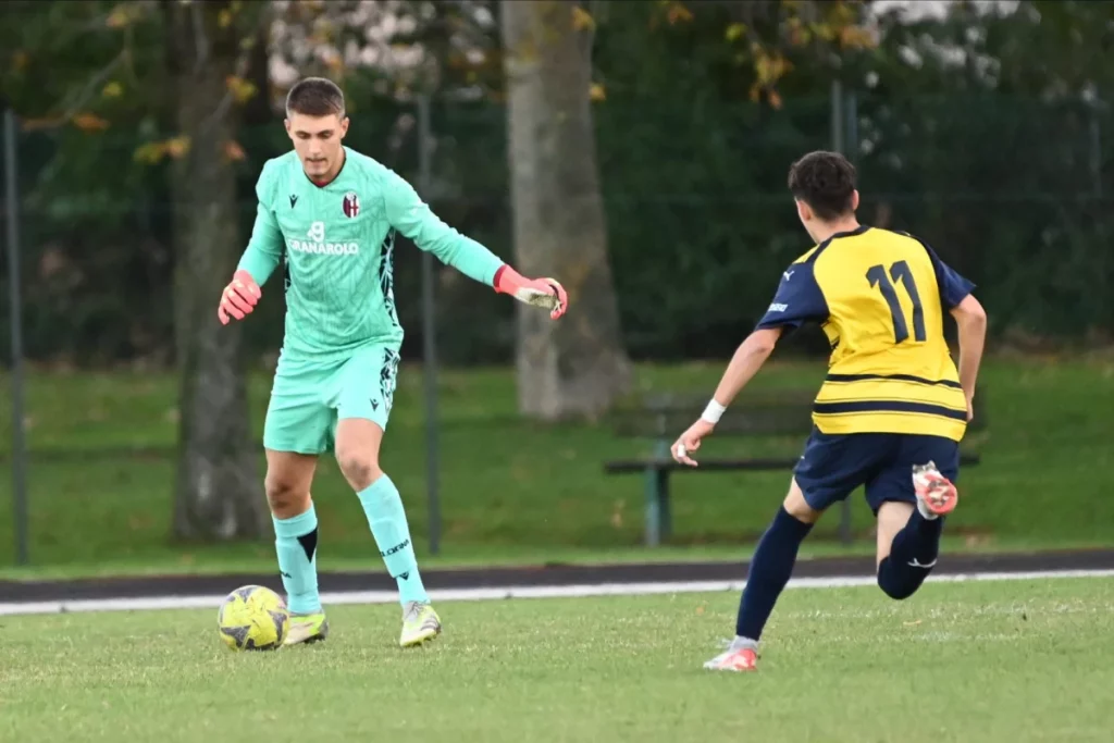 Renato D'Autilia: jovem goleiro ítalo-brasileiro brilha no Bologna e foi convocado para a seleção sub-16 da Itália

