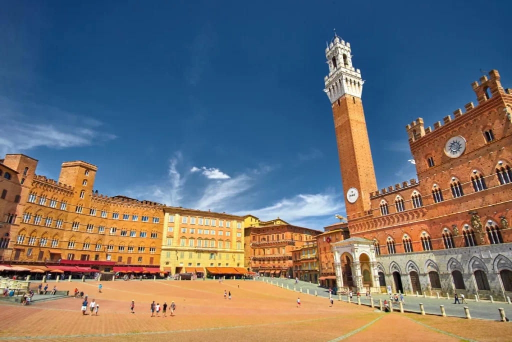 Praça principal de Siena, na Toscana | Foto: Depositphotos 