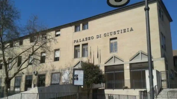 Tribunal de Biella reforça direito de cidadania italiana para filhos maiores de idade, simplificando processos e reduzindo burocracia.