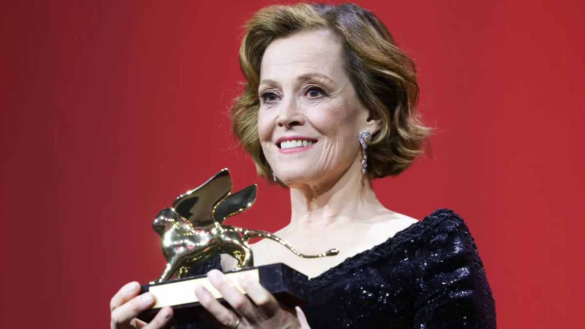 Sigourney Weaver recebeu Leão de Ouro pela carreira