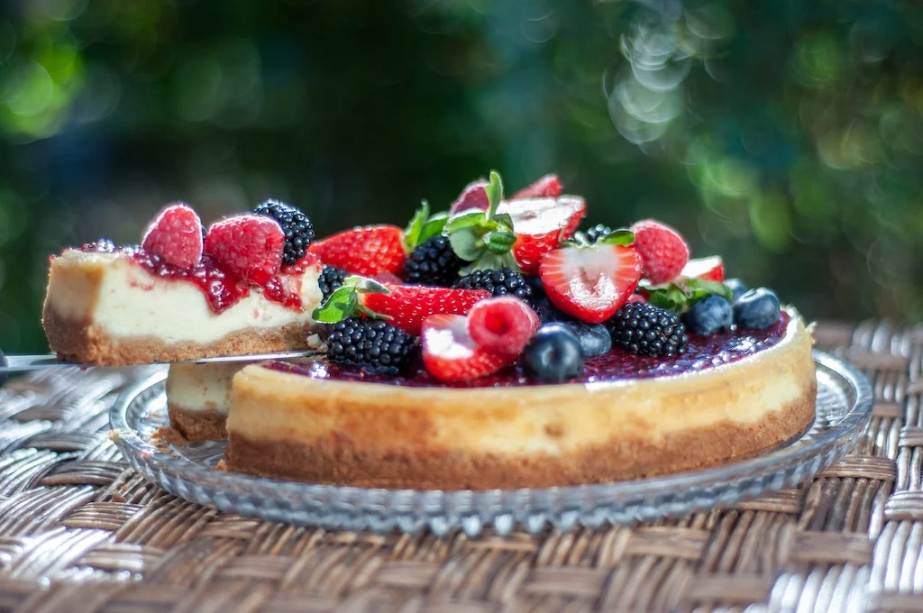 Os antigos romanos costumavam se deliciar com 'cheesecakes' de ricota como sobremesa | Foto: Mayumi Maciel / Unsplash