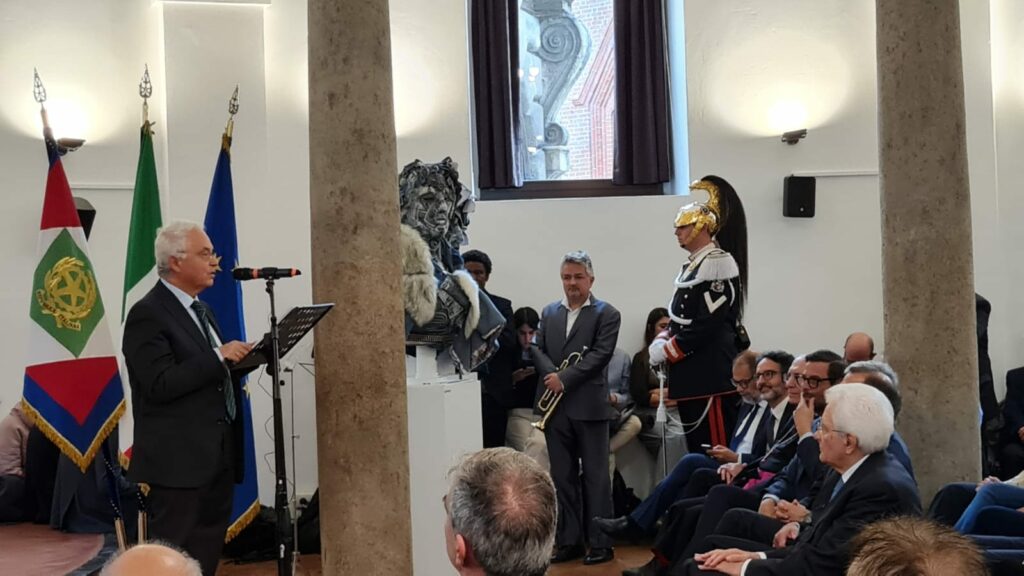 Evento na Fundação Verga, com seu presidente Lino Duilio e Sergio Mattarella, presidente da República Italiana | Foto: Threads/Ambrosianeum 