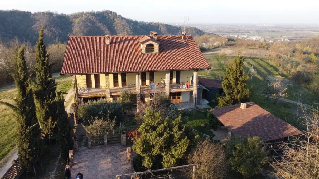 Cascina Colombaro: Hotel rural teria sido utilizado para supostamente fraudar a residência em processos de cidadania italiana, segundo a promotoria | Foto: Trip Advisor