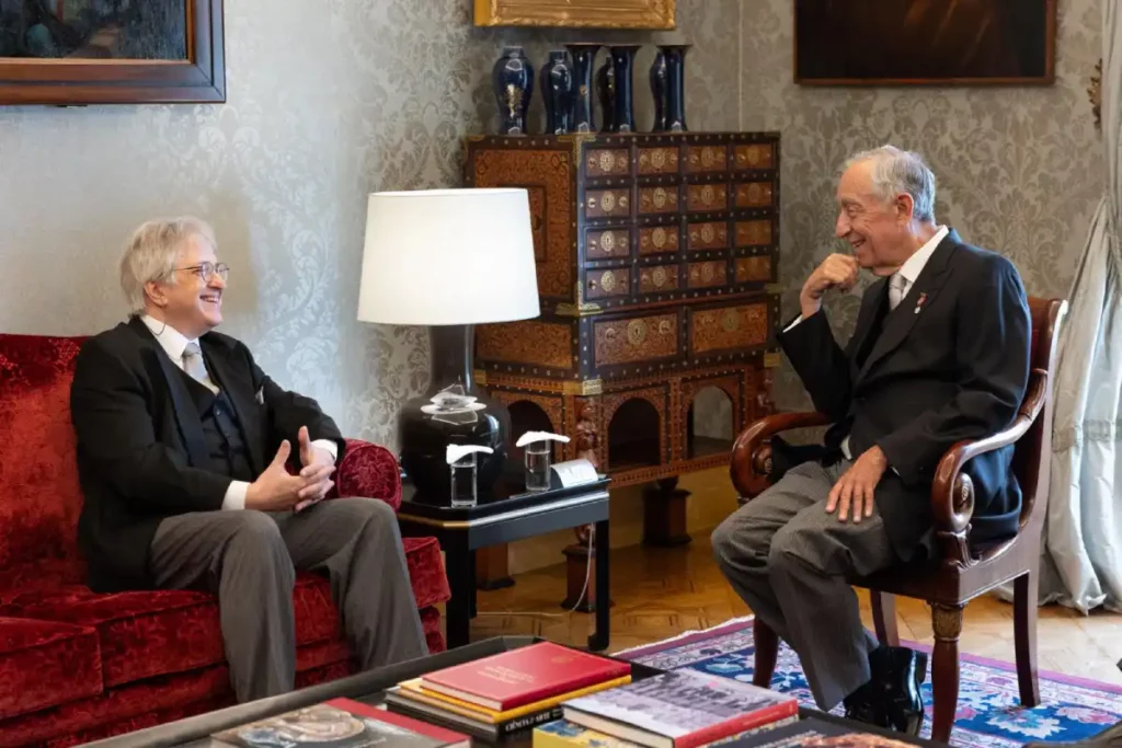 O embaixador da Itália em Lisboa, Claudio Miscia, e o presidente de Portugal, Marcelo Rebelo de Sousa | Foto: Divulgação/Embaixada da Itália em Lisboa  